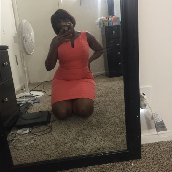Peach mini dress - Picture 4 of 4